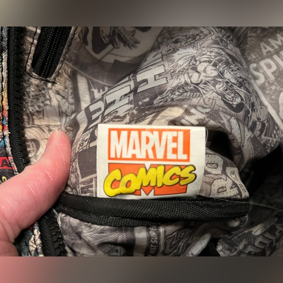 2 Marvel Comics bag (small pocketbook and travel bag) - Picture 12 of 13
